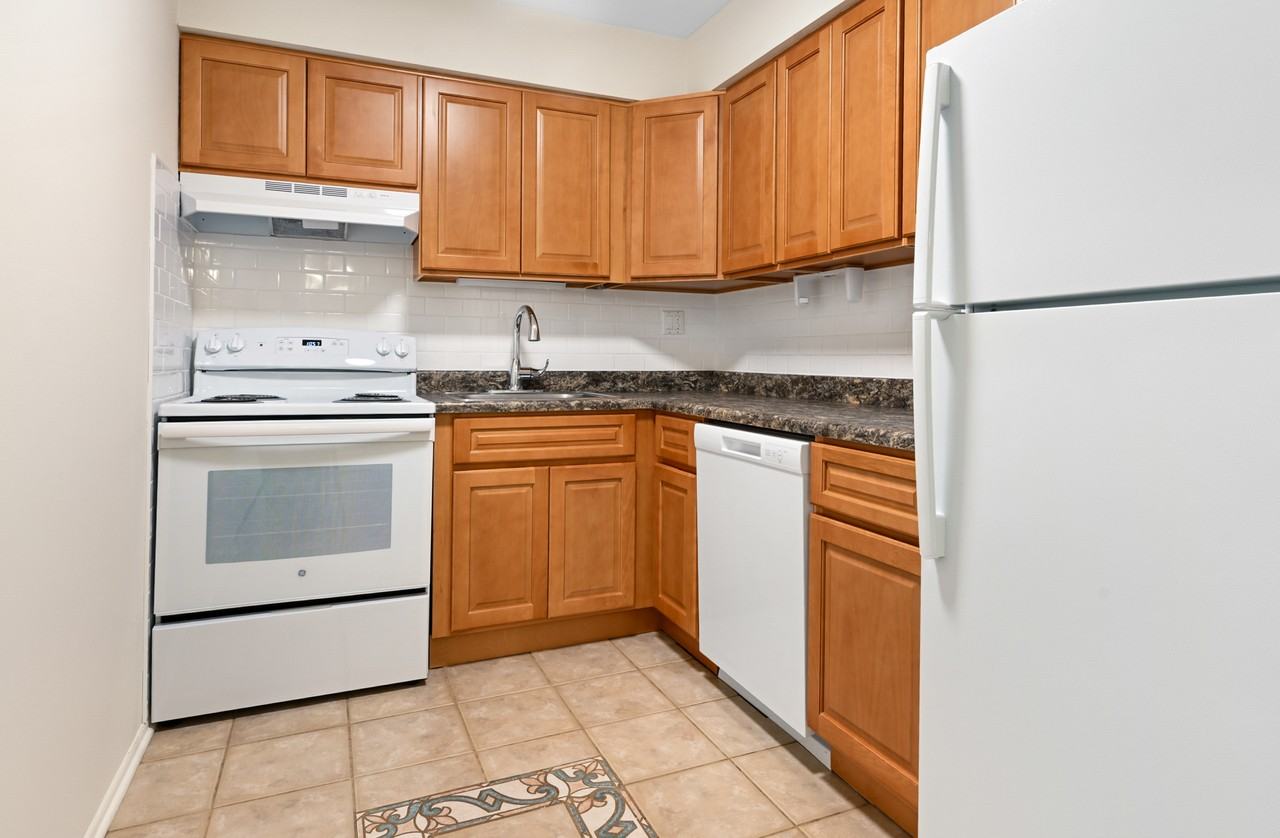 12 Brookside Ave #16 - Photo 4 of 6