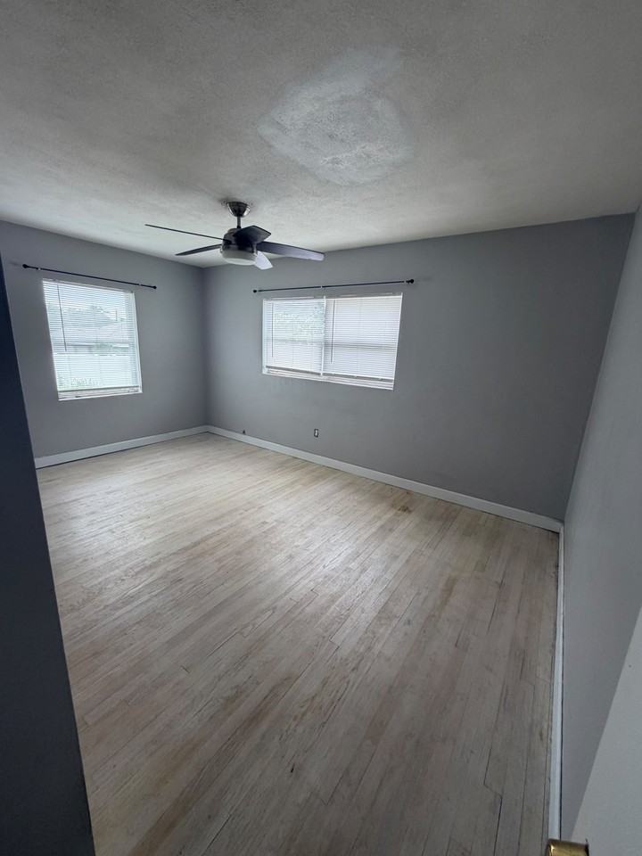 919 Clearview Ave #NA - Photo 4 of 13