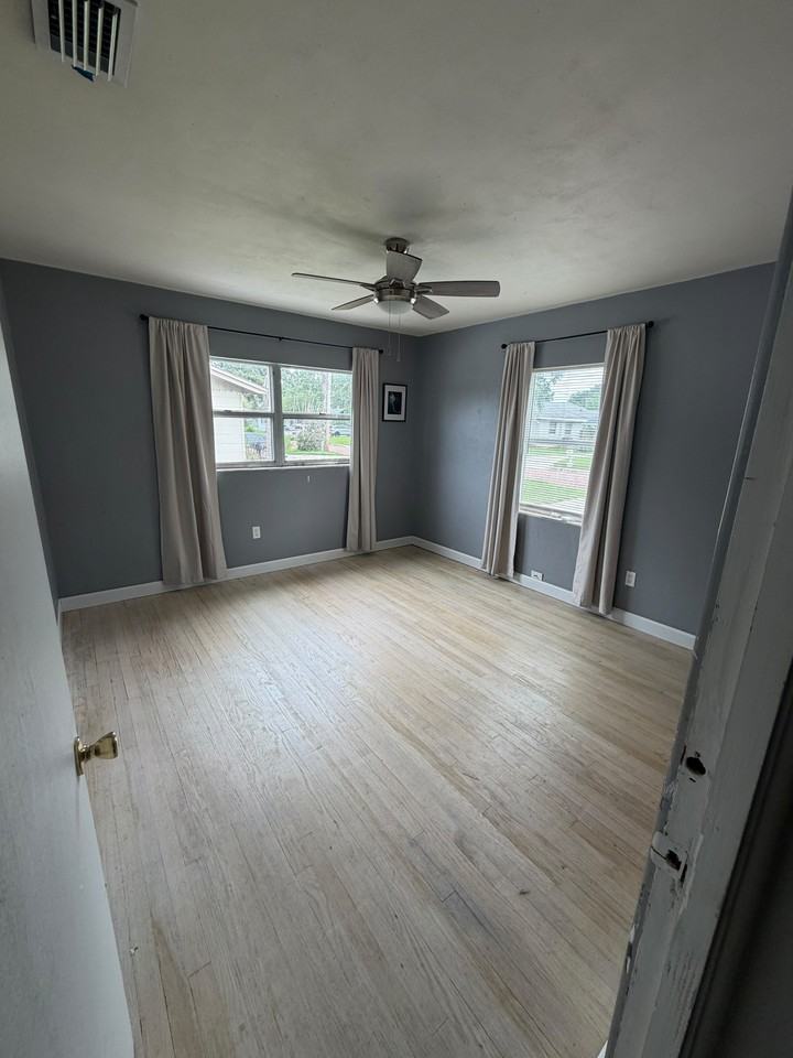 919 Clearview Ave #NA - Photo 7 of 13