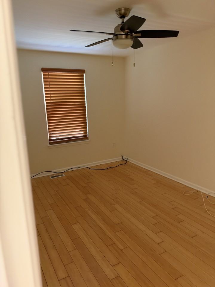 1009 Red Lion Ct #1009 - Photo 4 of 8