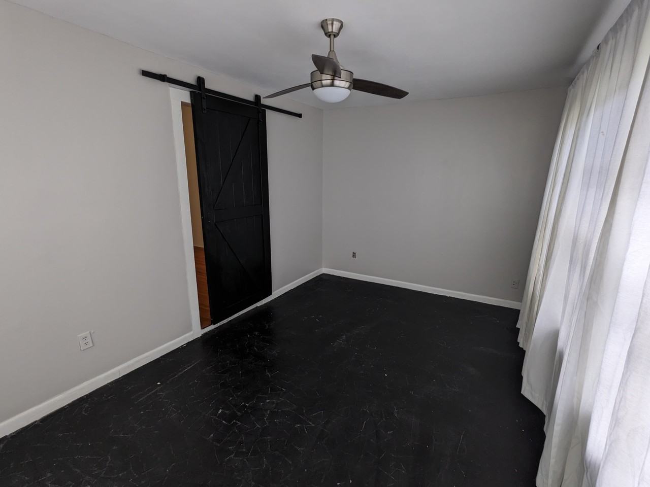 2721 Woodland Hills Ave #NA - Photo 2 of 10