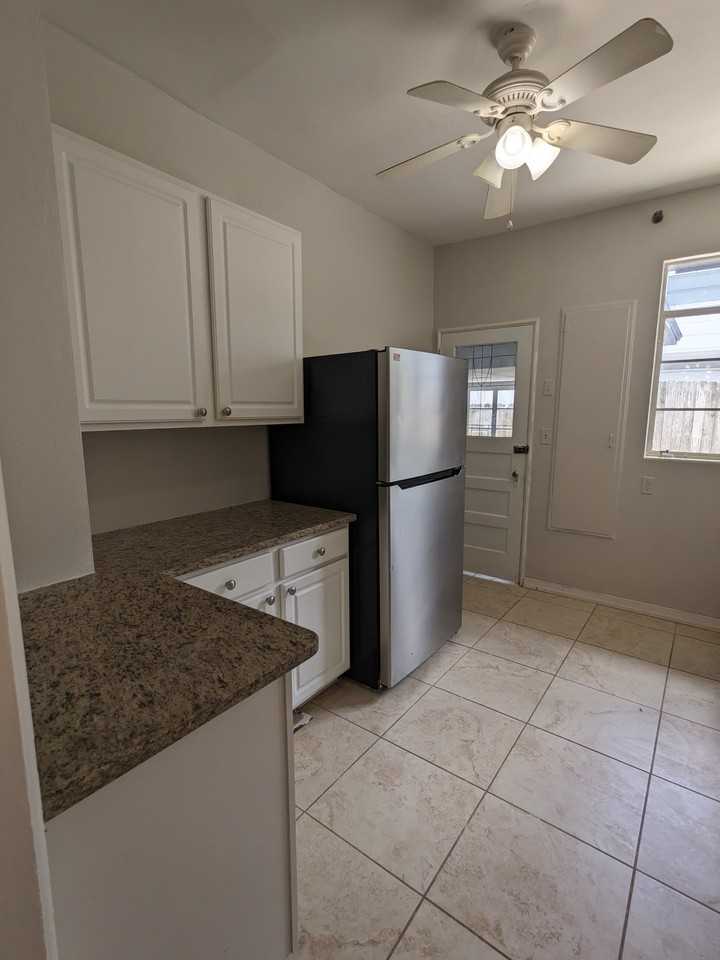 2721 Woodland Hills Ave #NA - Photo 4 of 10