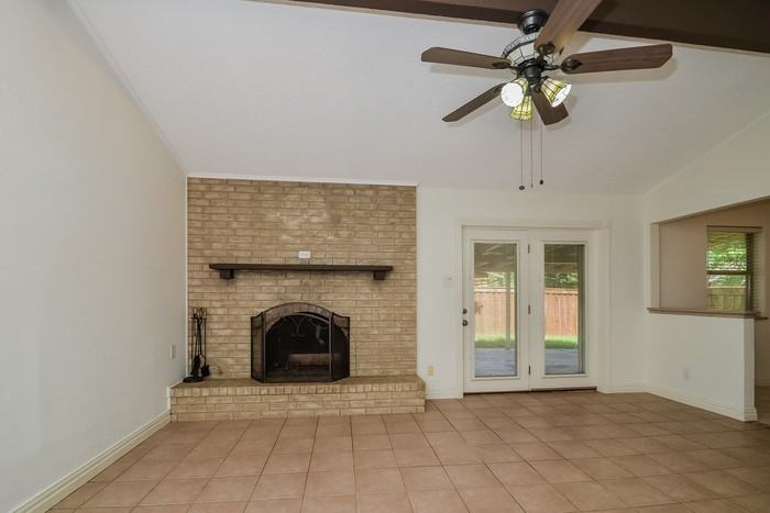 606 S Magnolia St - Photo 4 of 15
