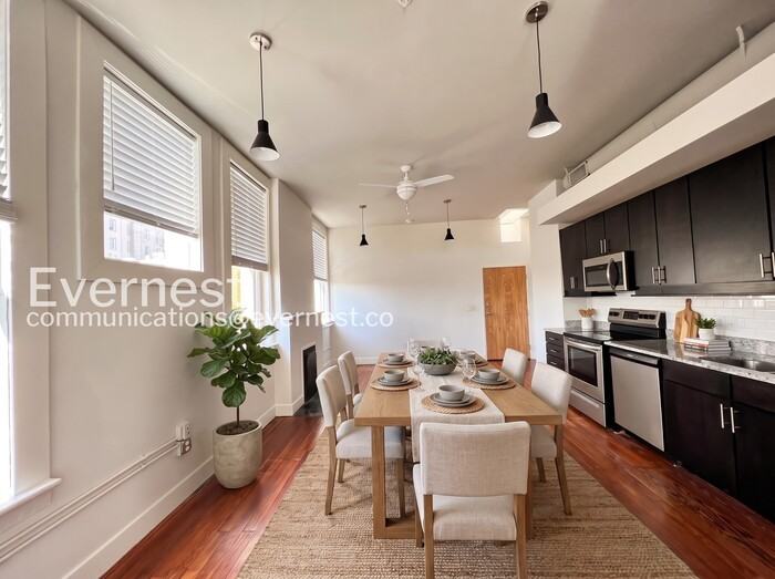 17 W Main St #201
