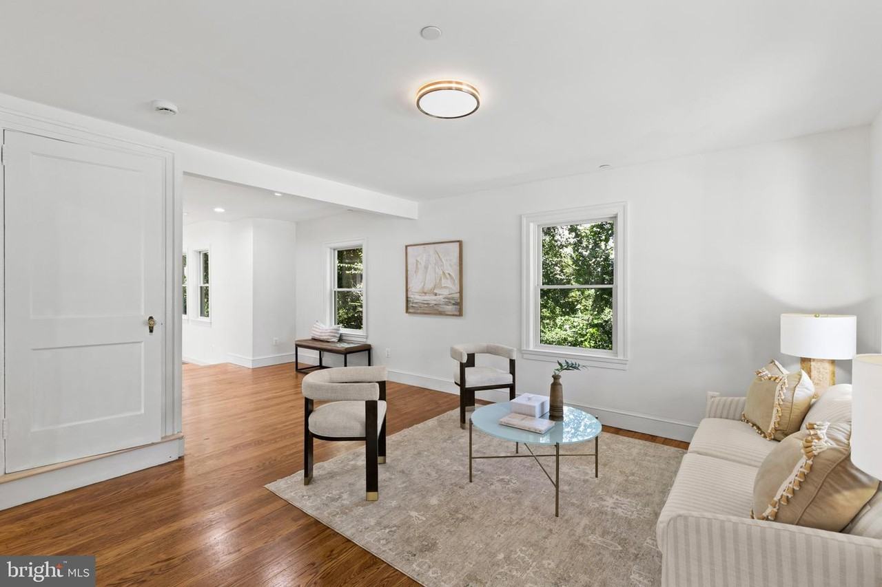 401 Jefferson St #NA - Photo 3 of 18