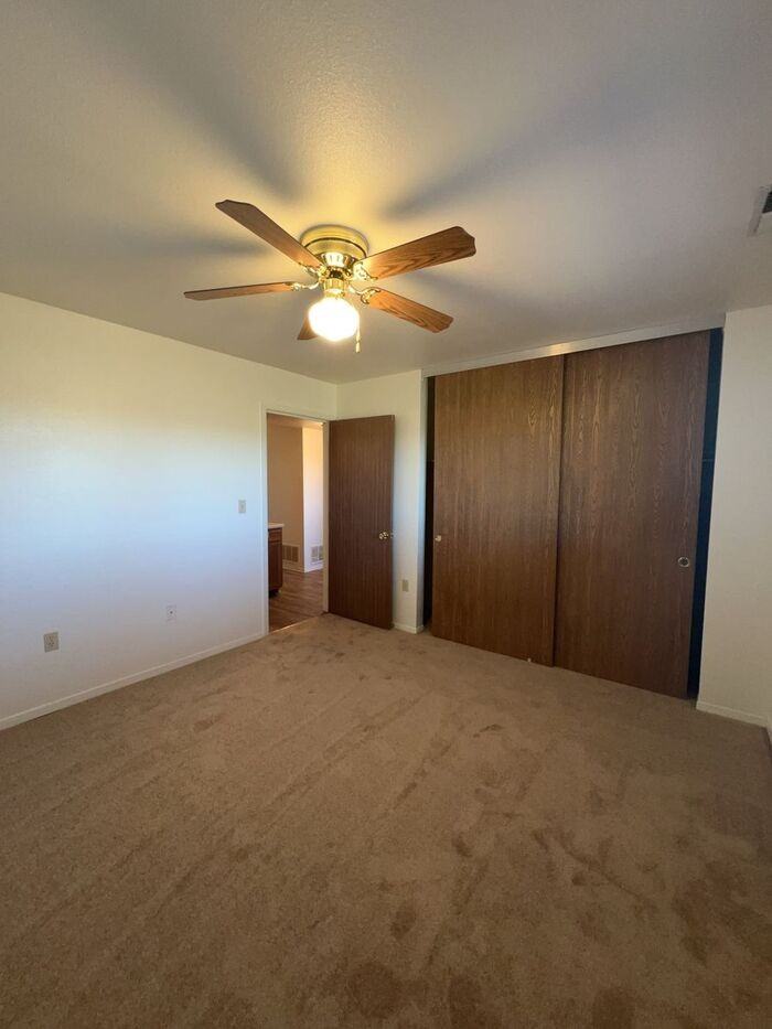 1324 Dakota Dr - Photo 7 of 9