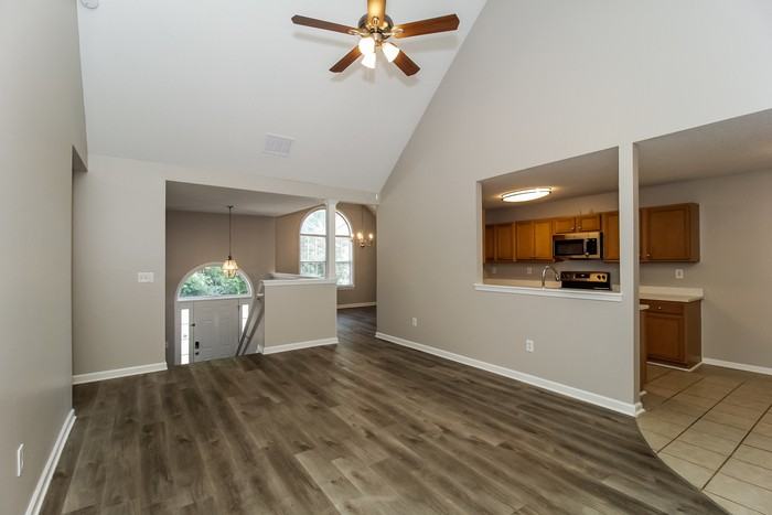 764 Crystal Bay Rd - Photo 5 of 17