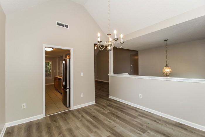 764 Crystal Bay Rd - Photo 7 of 17