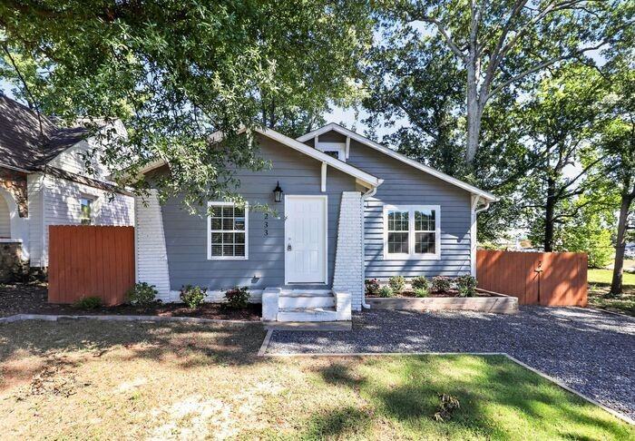 2233 Highland St - Photo 3 of 29