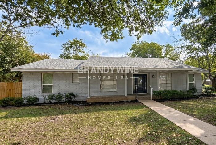 1500 Meadow Ln - Photo 2 of 26