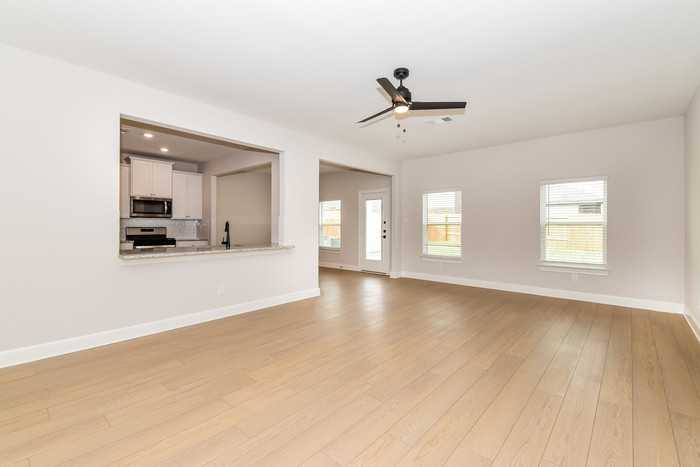 1202 Ginsburg Ln - Photo 4 of 17