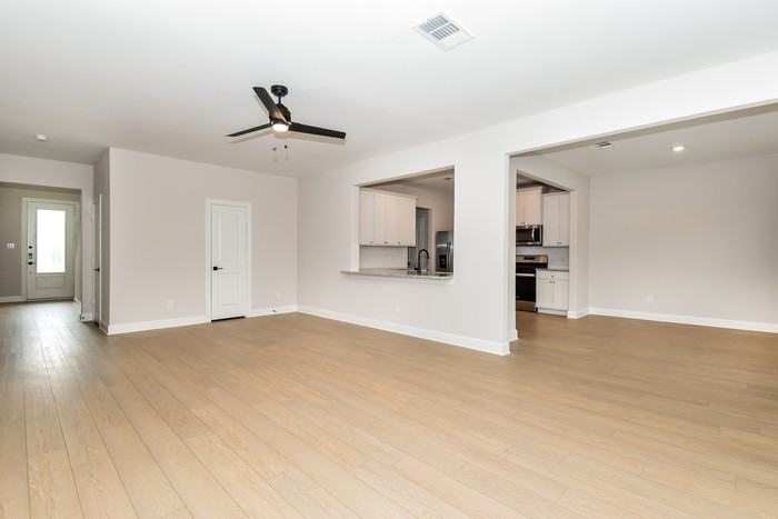 1202 Ginsburg Ln - Photo 5 of 17