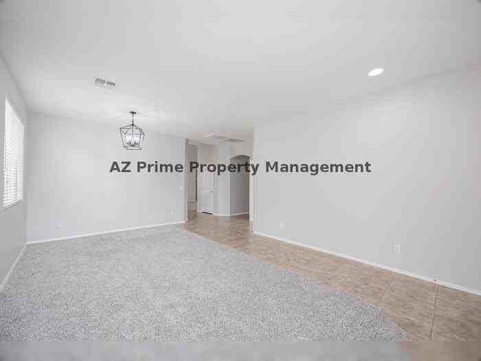 16874 W Tonbridge St - Photo 5 of 33