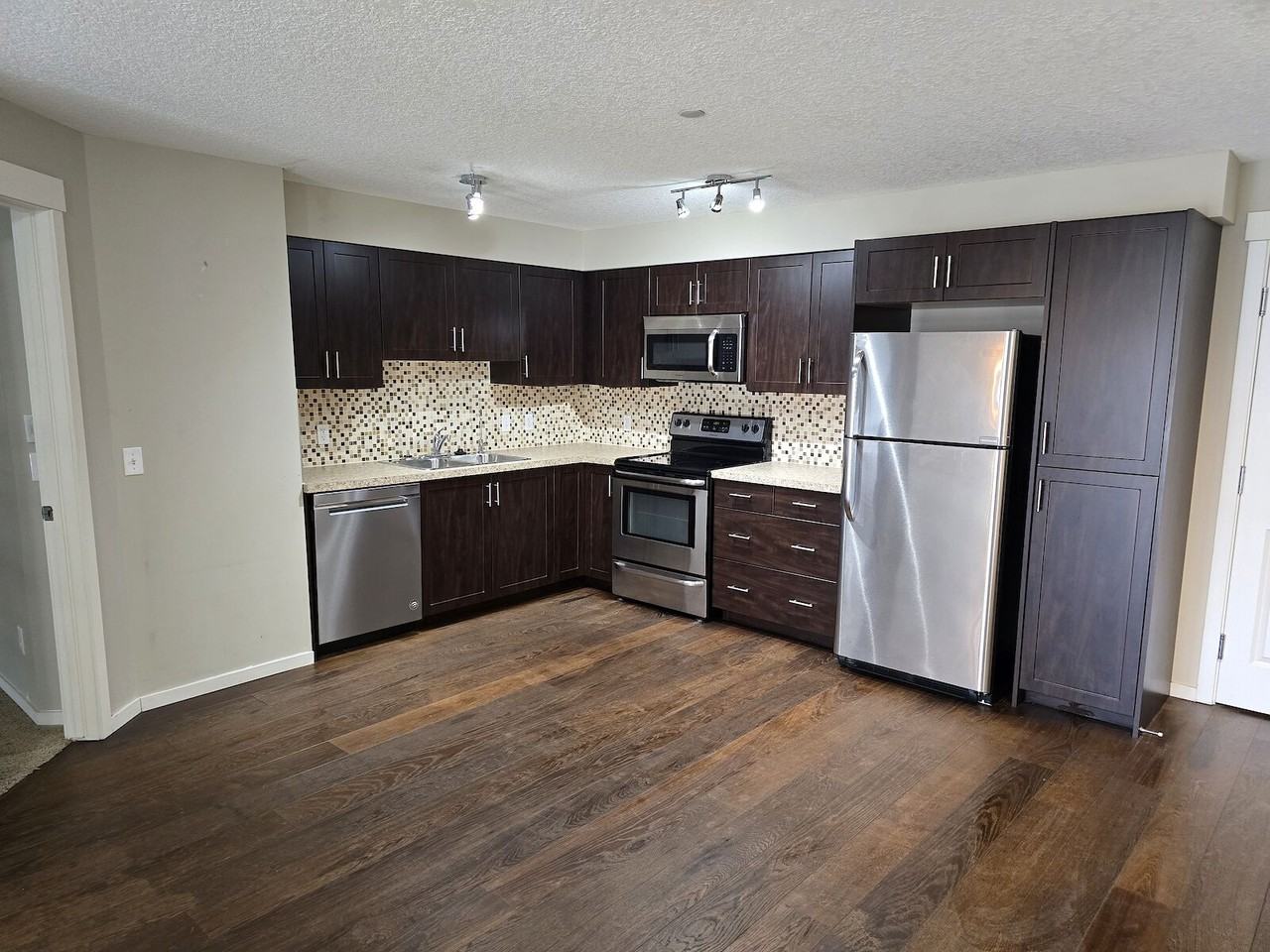 598 - 2110 - 279 Copperpond Common South East - Photo 3 of 20