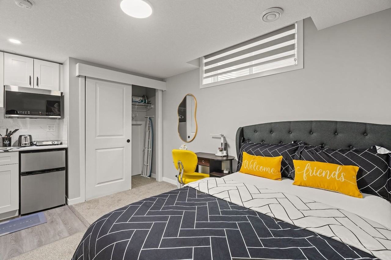141 Amblehurst Green Nw - Photo 2 of 24