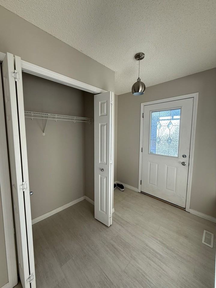 46 Bridlecrest Gdns Sw - Photo 5 of 39