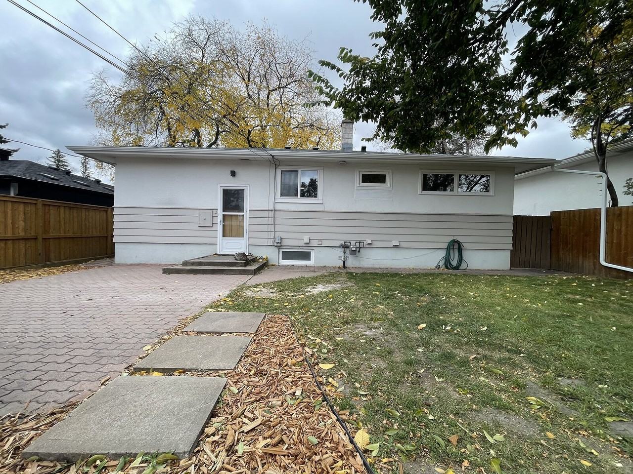 14 Henefer Rd Sw - Photo 2 of 33