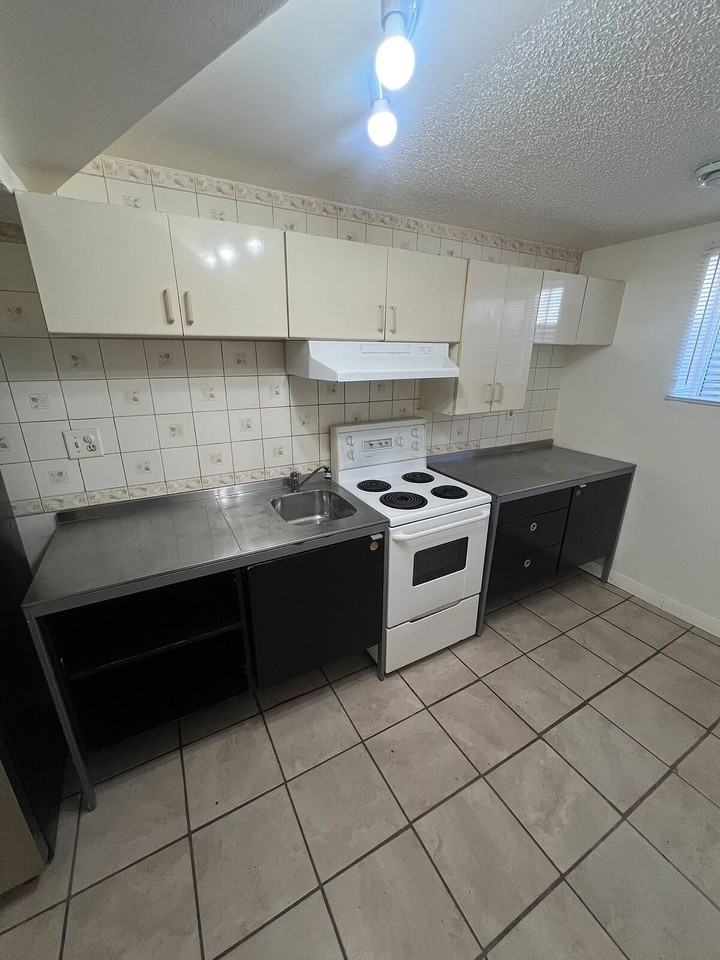 128 Whiteview Close Ne - Photo 5 of 15