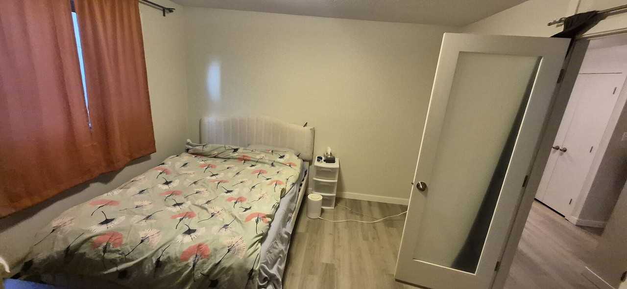 10617 - 10617 75 Ave Nw - Photo 6 of 12