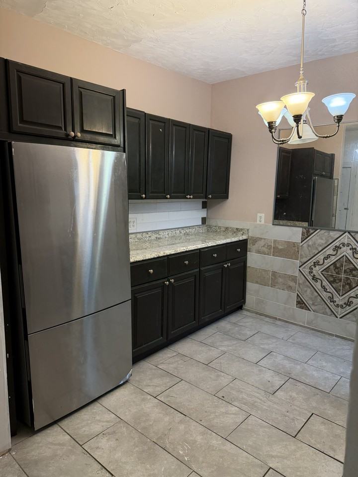 428 S 57th St #2APT2 - Photo 4 of 10