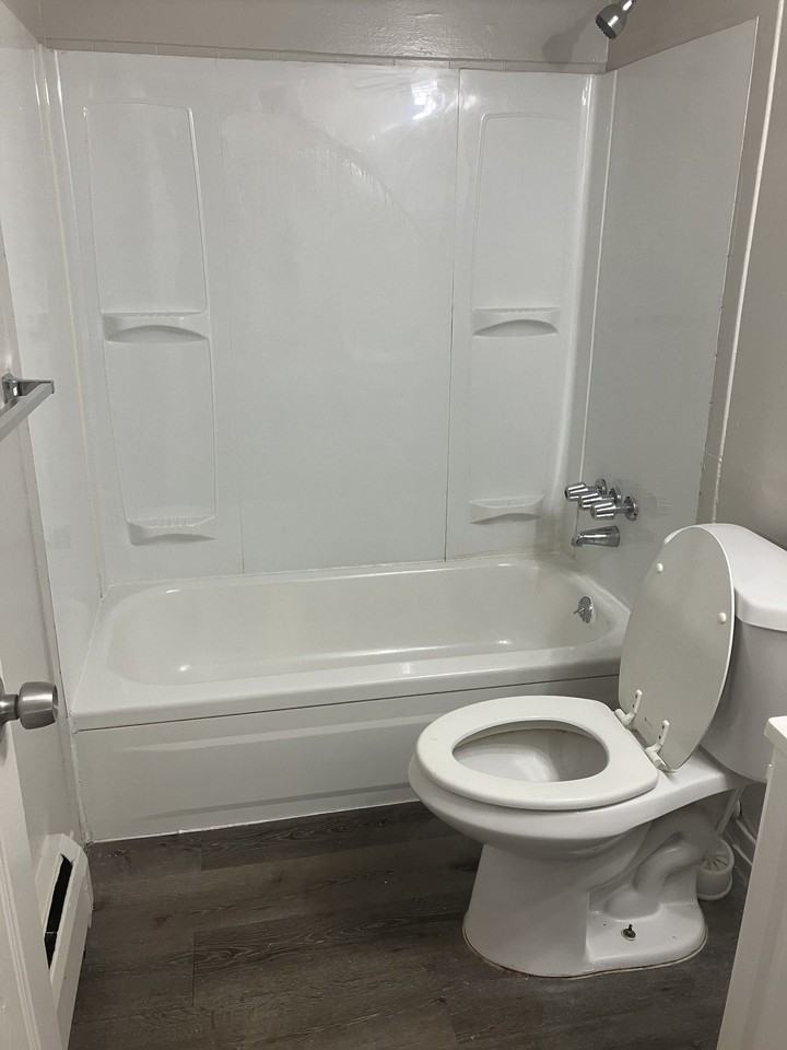 20490 Schaefer Hwy #107 - Photo 4 of 6