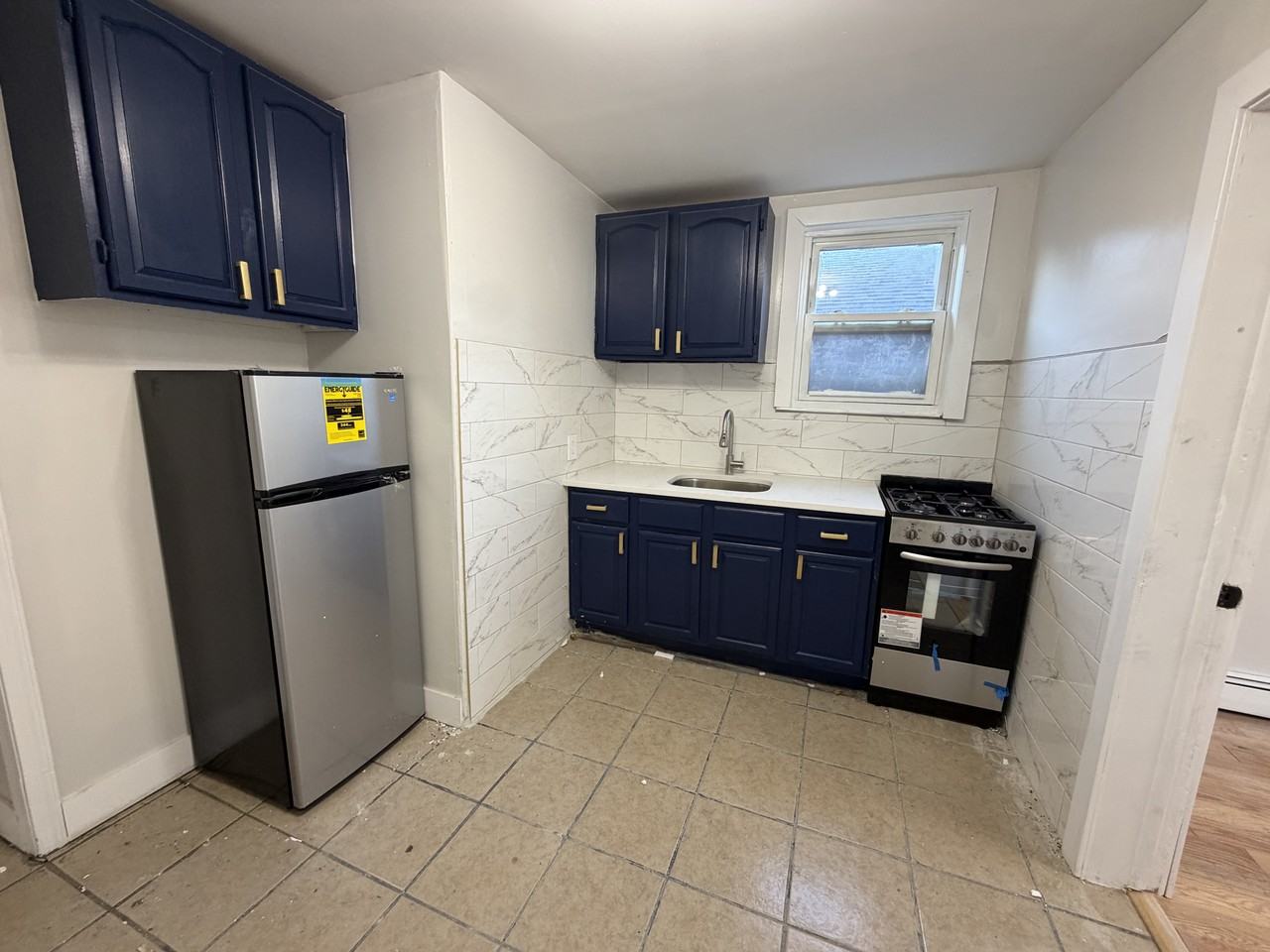 68 Bevan St #6