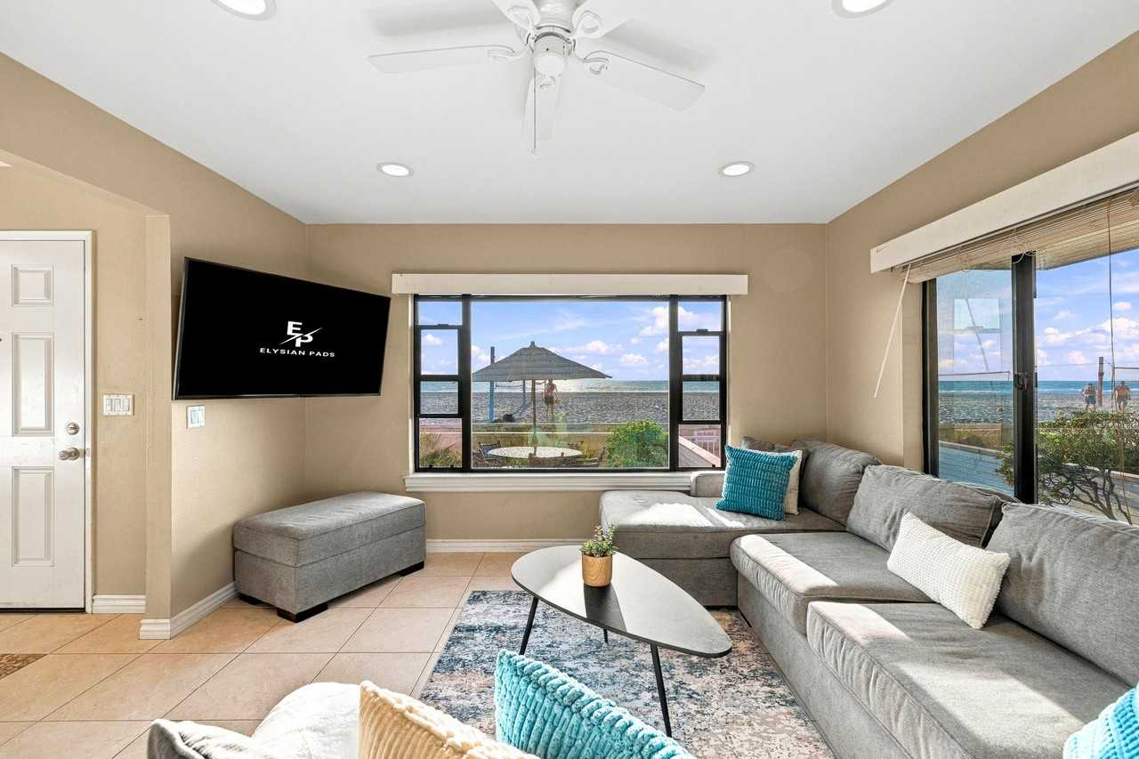 2845 Ocean Front Walk #2845 - Photo 4 of 50