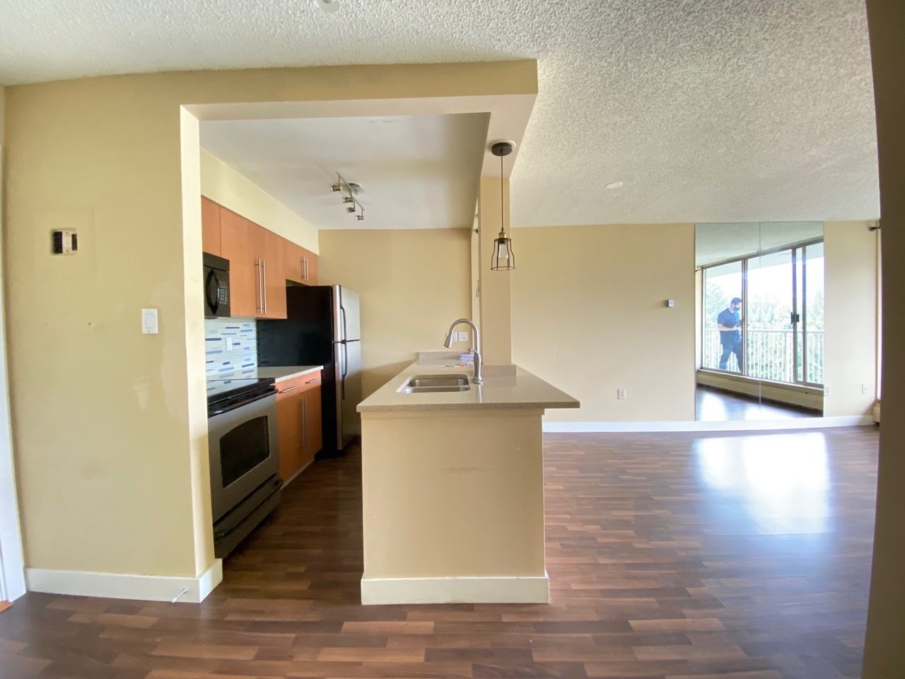 2004 Fullerton Avenue #1306 - Photo 4 of 9