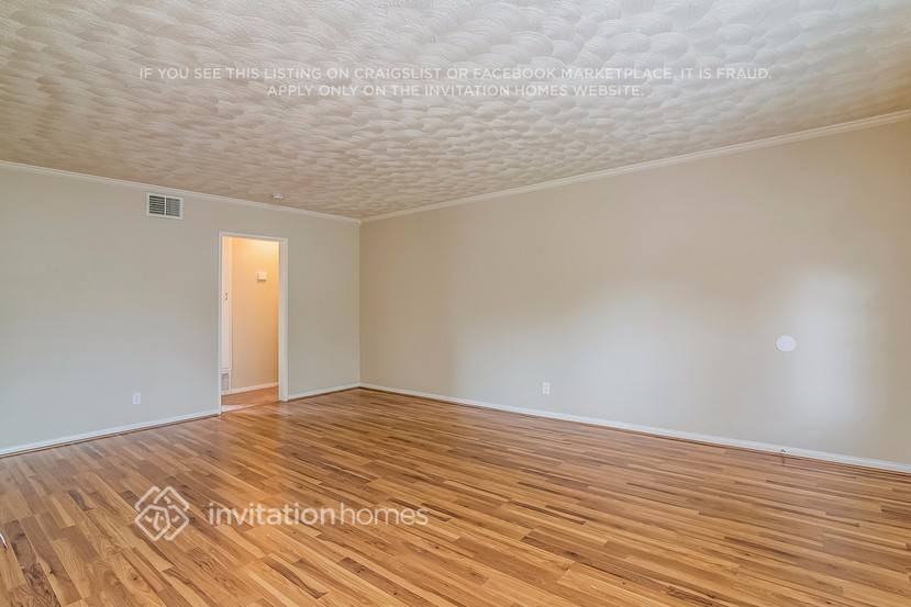 736 E Newburgh St - Photo 4 of 17