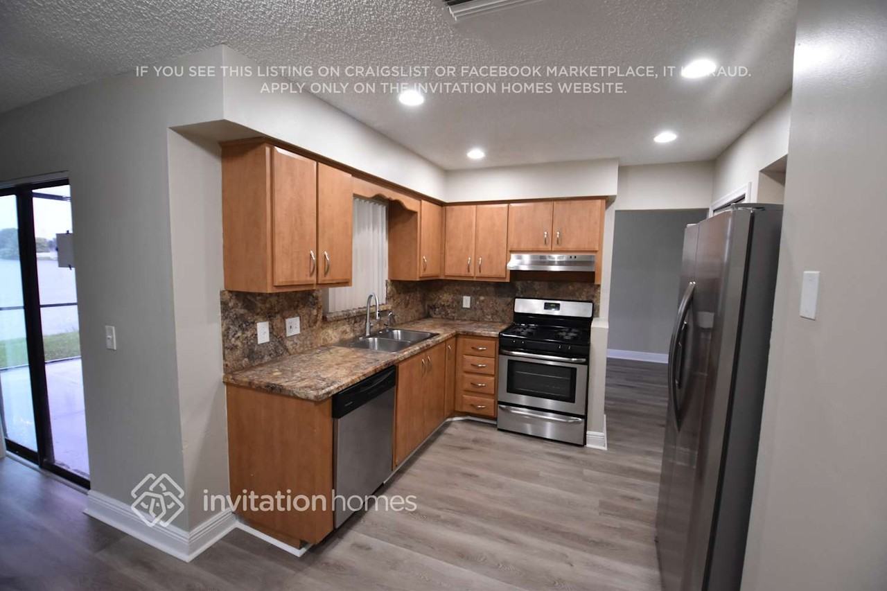 3541 Nw 115th Ter - Photo 3 of 13