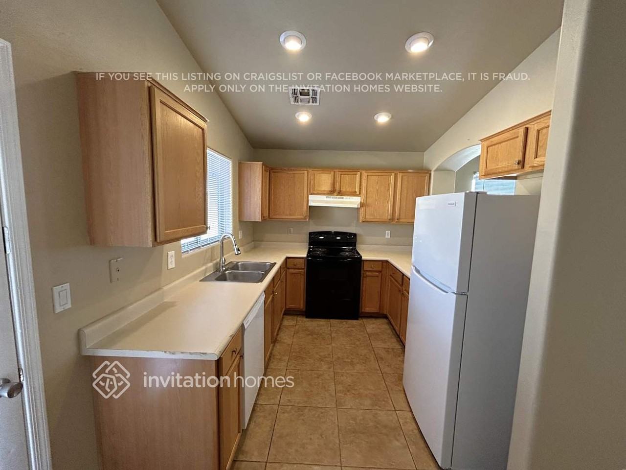 2310 W Saint Kateri Dr - Photo 5 of 17