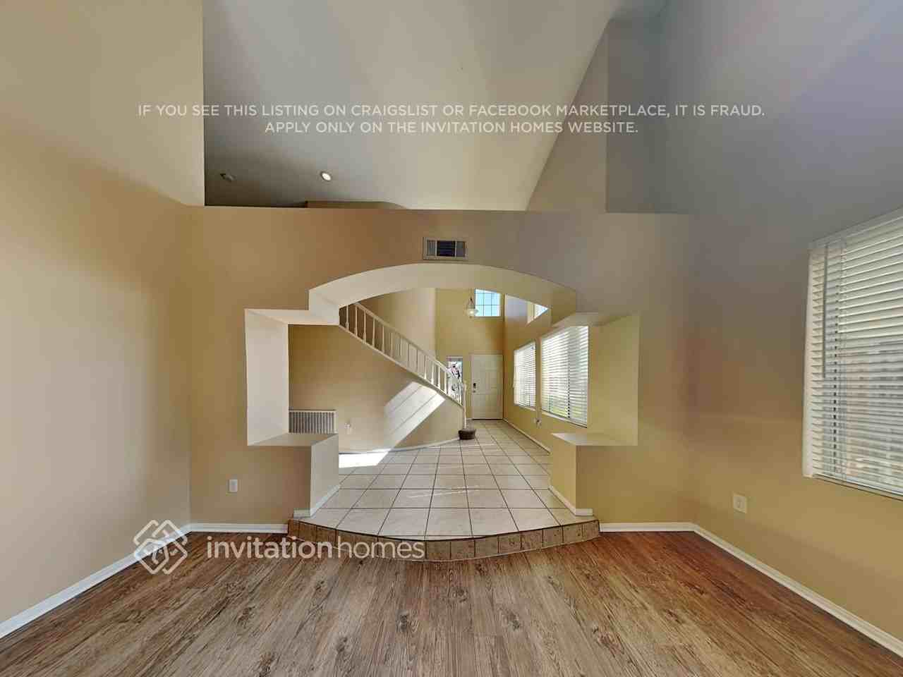 40053 Milkwood Ln - Photo 4 of 23
