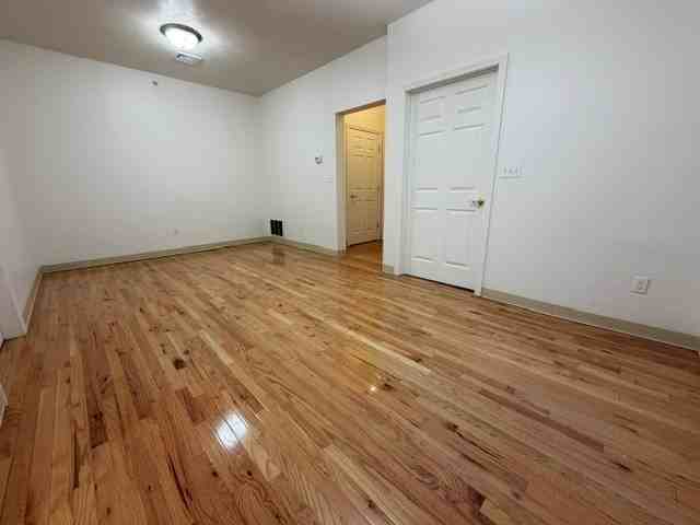 404 Whiting Ave #213 - Photo 3 of 14