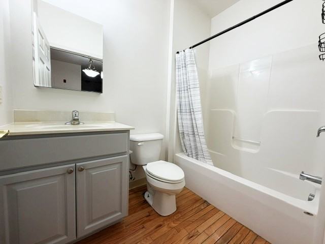 404 Whiting Ave #213 - Photo 5 of 14