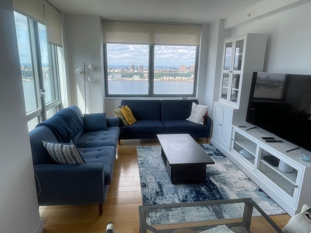 W 57th St #1808 - Photo 4 of 20