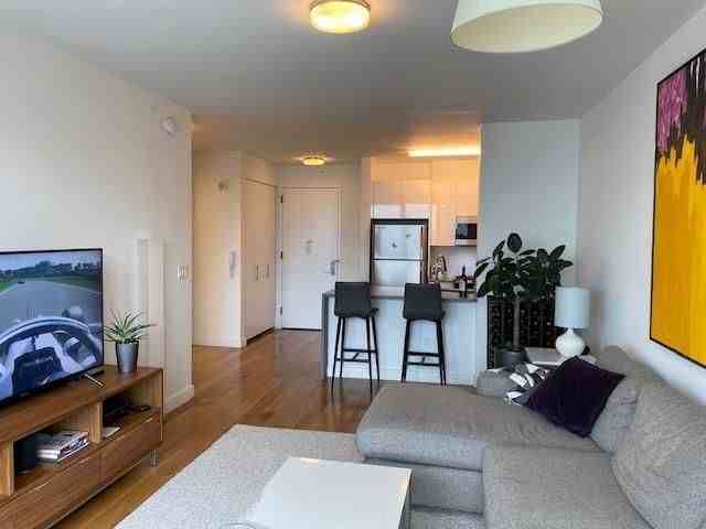 W 57th St #2116 - Photo 3 of 13