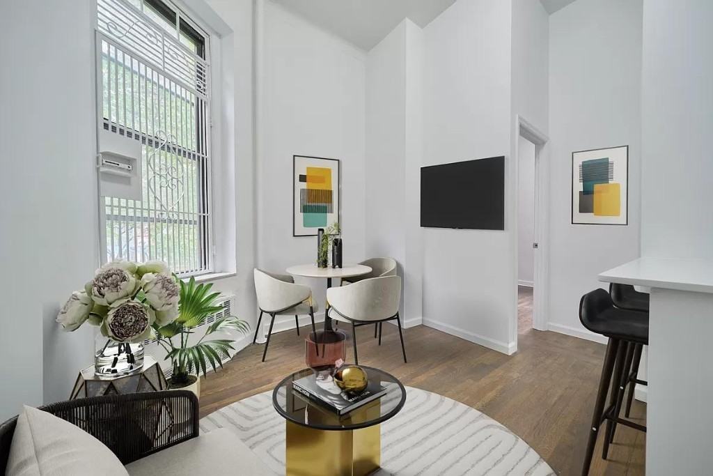 Norfolk St #6 - Photo 4 of 8