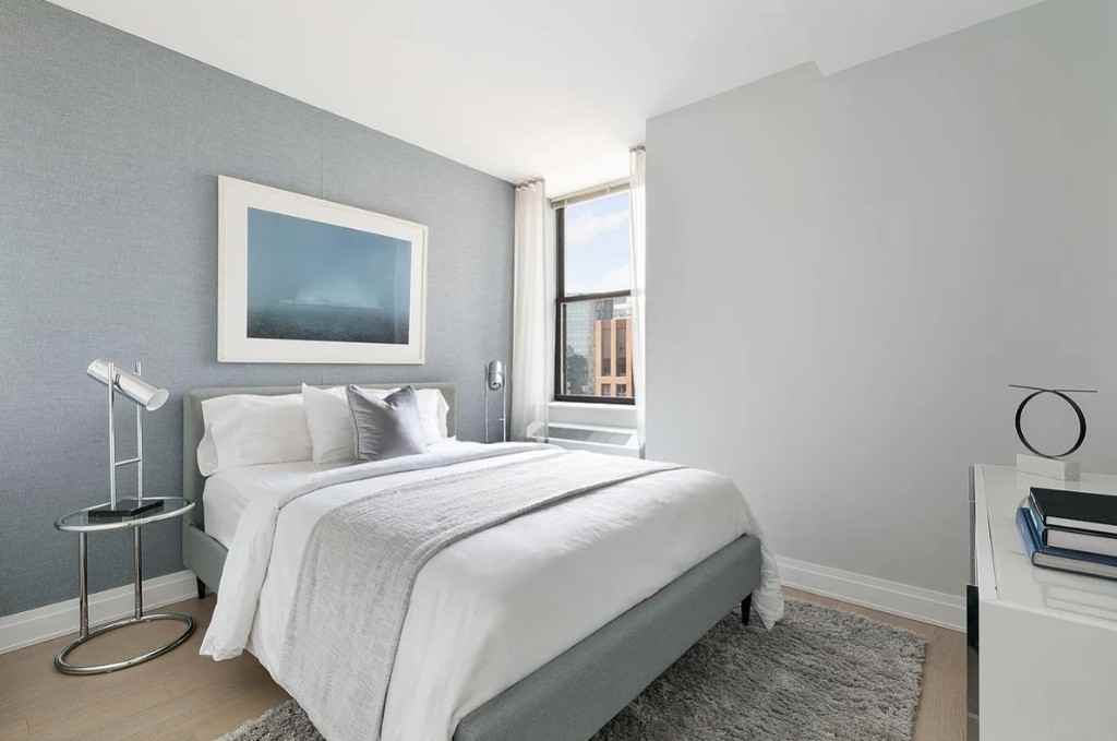 Pine St #2307 - Photo 3 of 10