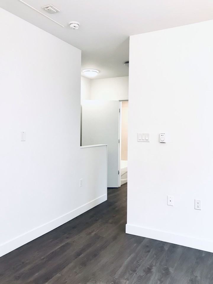Ted's Place - Photo 5 of 10
