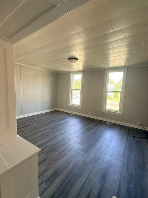 637 Western Ave - Photo 3 of 11