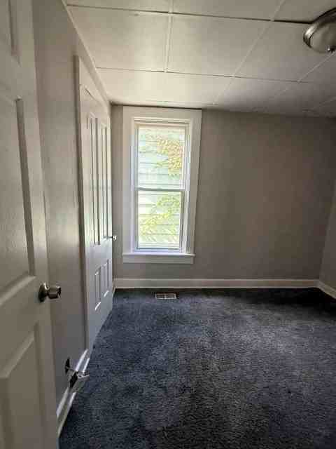 637 Western Ave - Photo 5 of 11