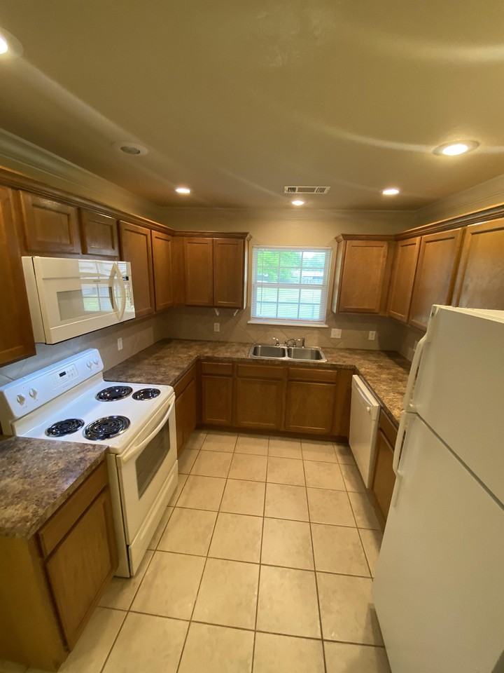 2825 Fairway Hamlet Ct #1 - Photo 4 of 8