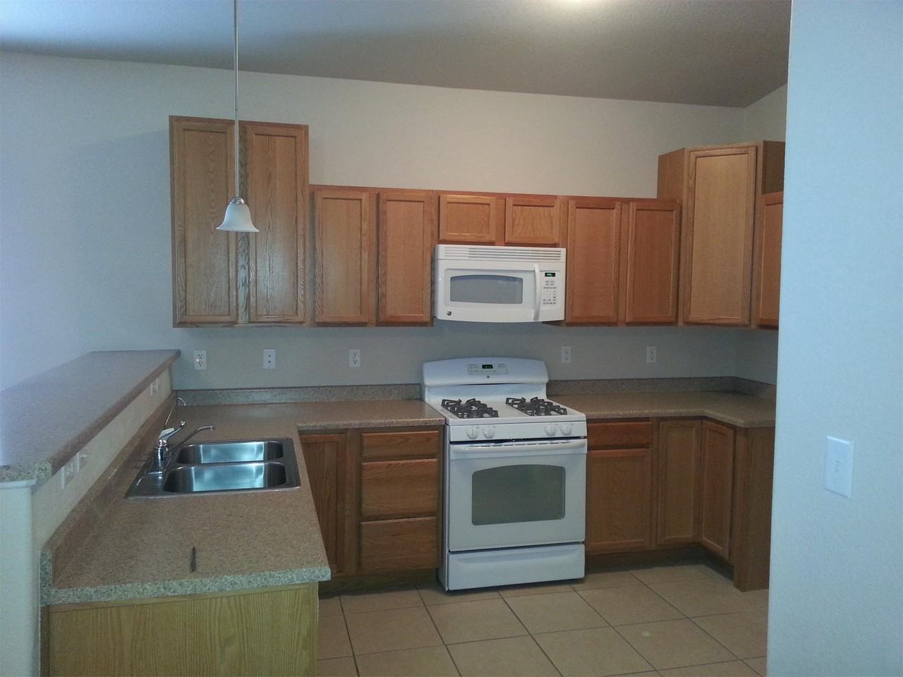 1601 Bradley Ct #1 - Photo 6 of 20