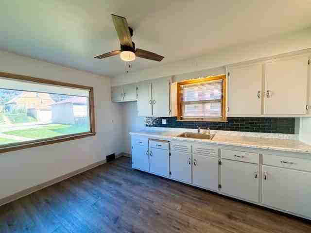 8306 W Center St Lowr - Photo 4 of 11