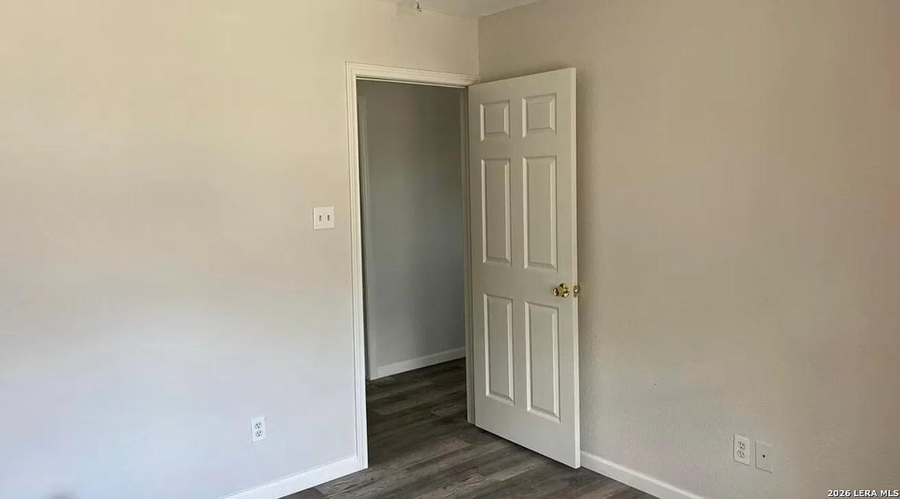 2605 W Poplar St - Photo 4 of 5