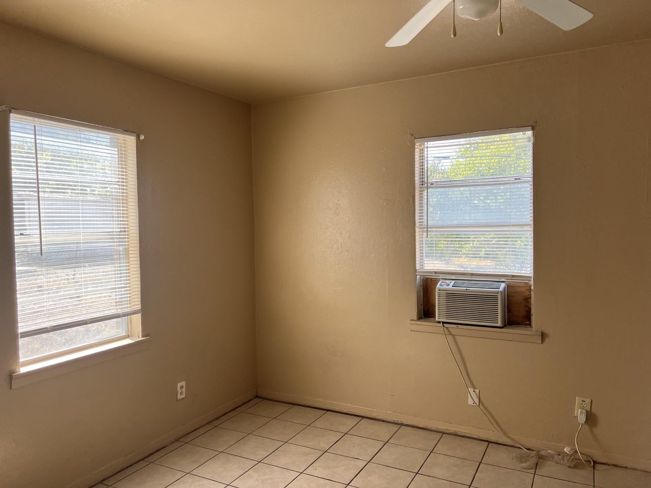 210 Marston Ave #B - Photo 4 of 6