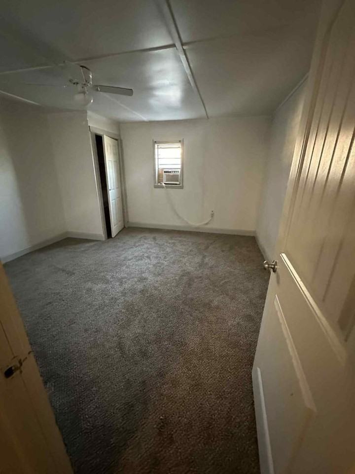 1311 Jackson St - Photo 5 of 11