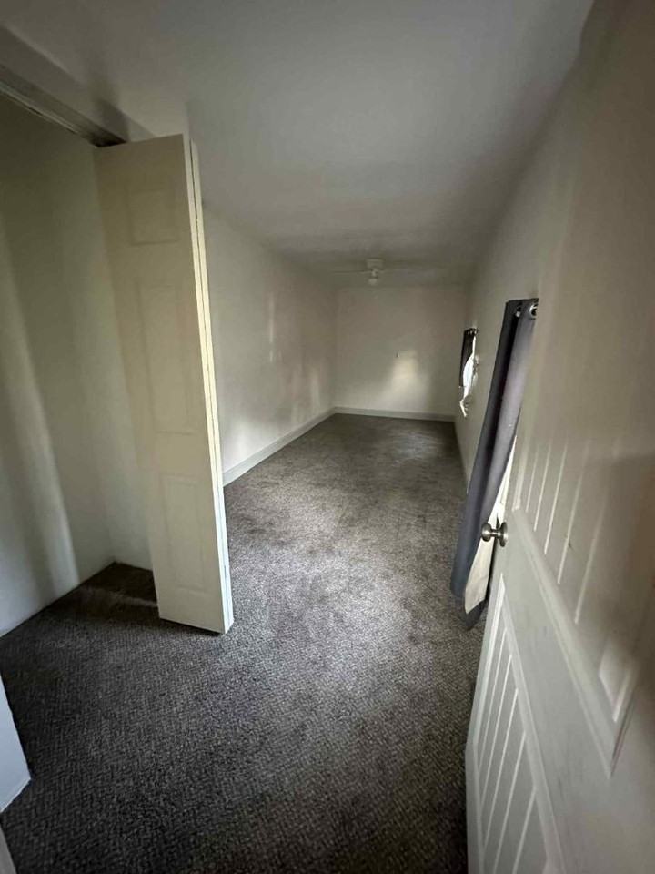 1311 Jackson St - Photo 6 of 11