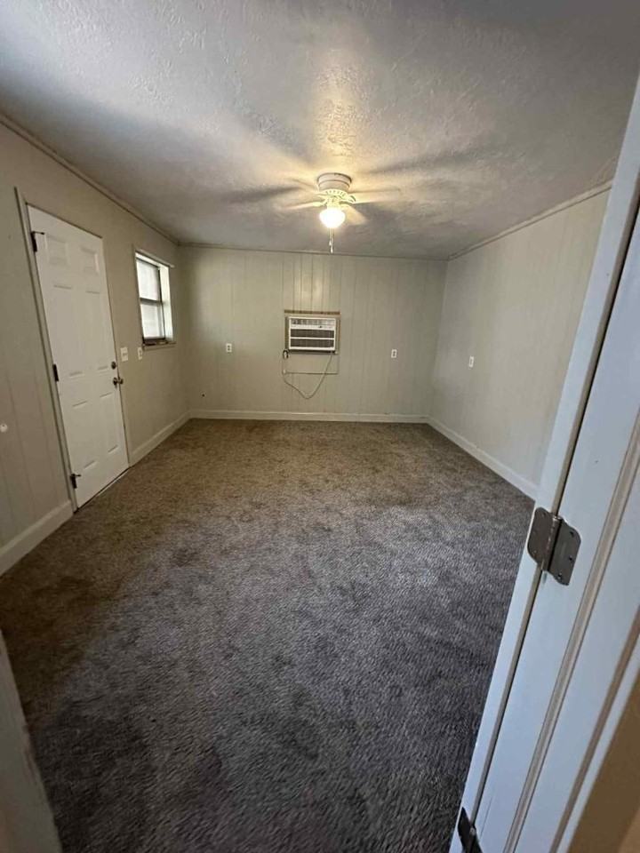 1311 Jackson St - Photo 7 of 11