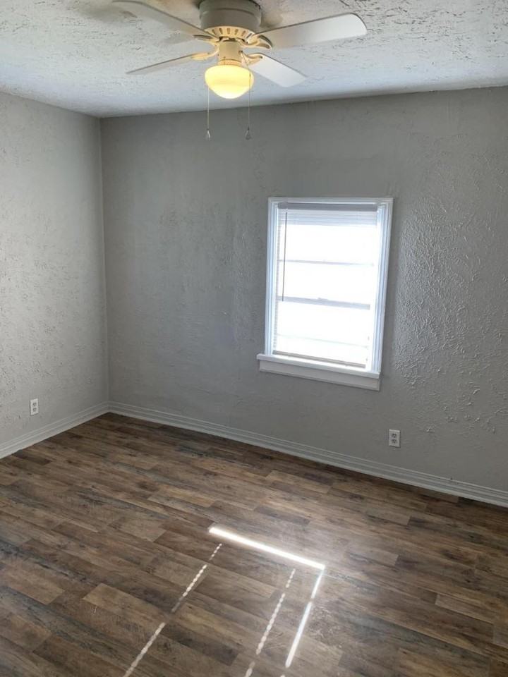 1904 E Madison St - Photo 5 of 11